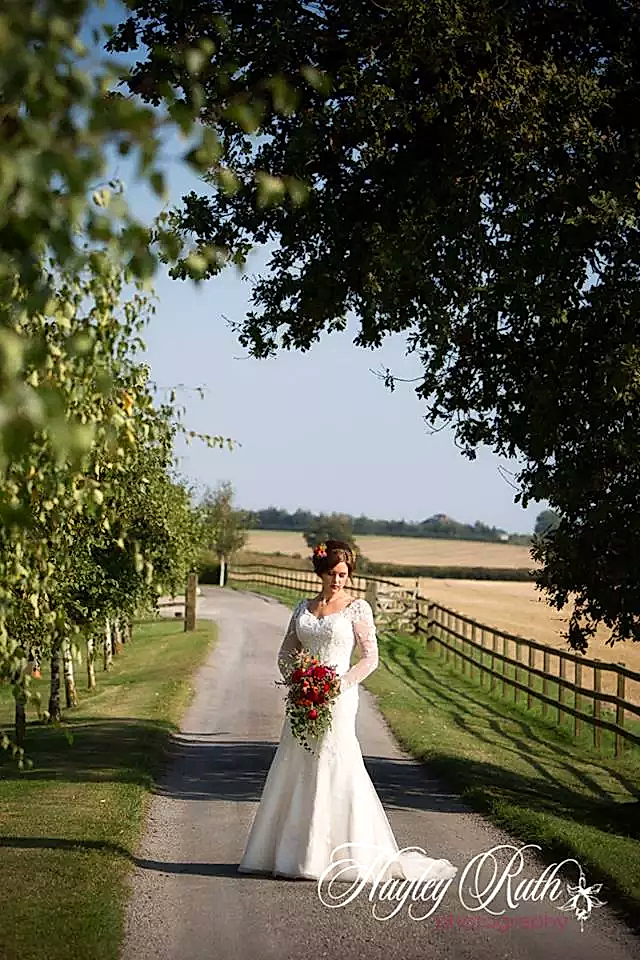 2504 - Champagne - driveway