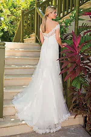 Pearl Lagoon by Ivory & Co